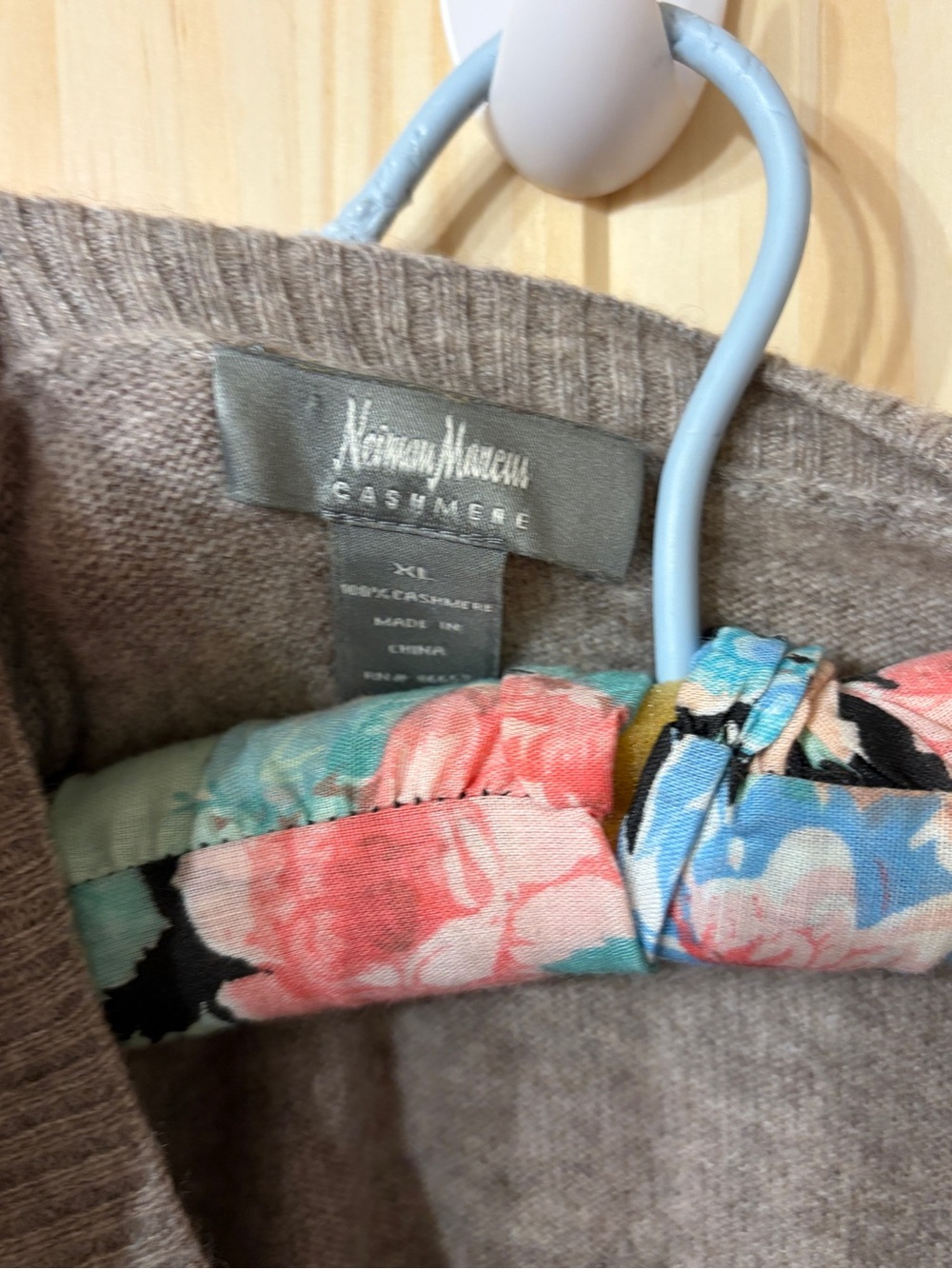 Neiman Marcus 100% Cashmere V-Neck Pullover Sweater XL Quiet Luxury Old Money - Picture 4 of 6